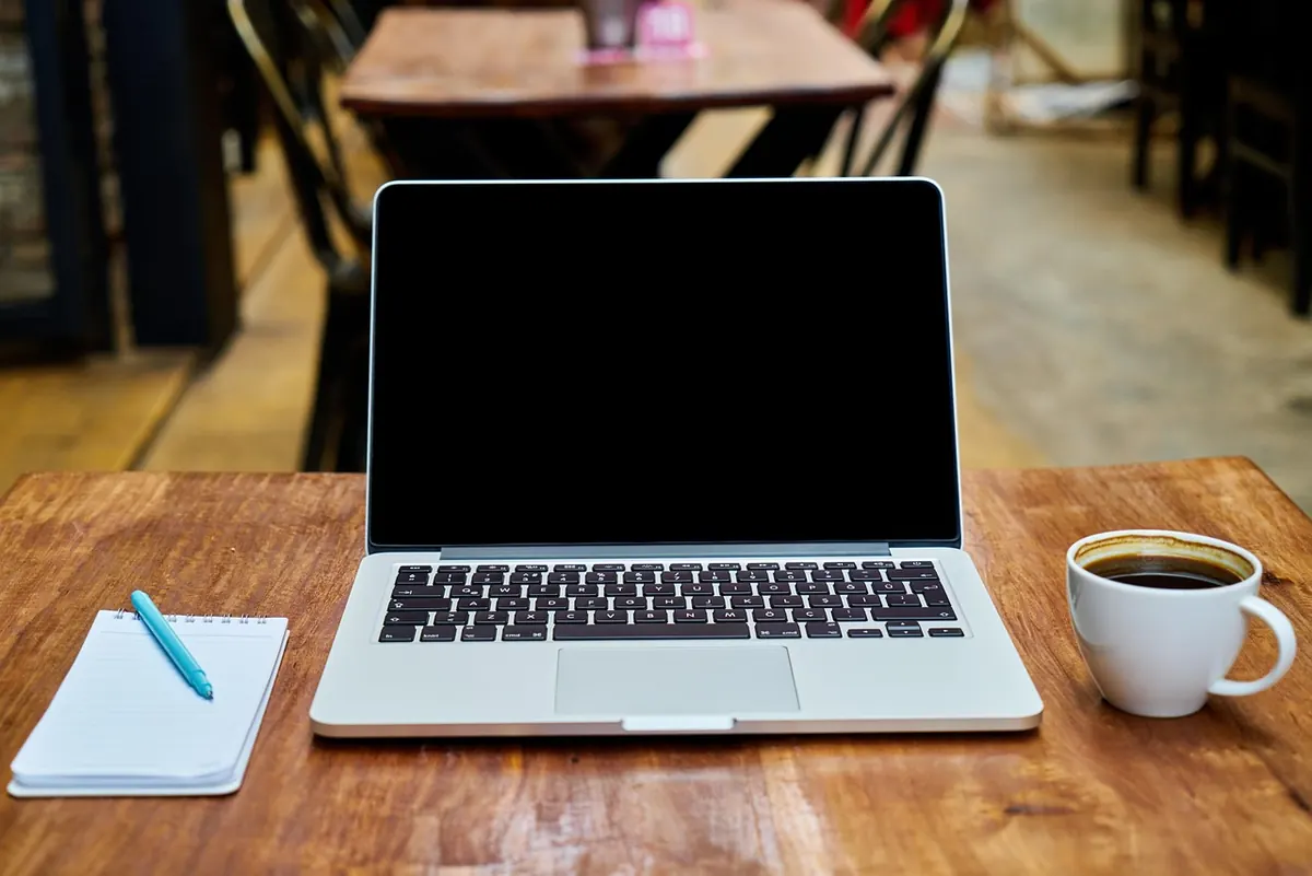 A Beginner's Guide to Morning Pages: What to Write Before Breakfast